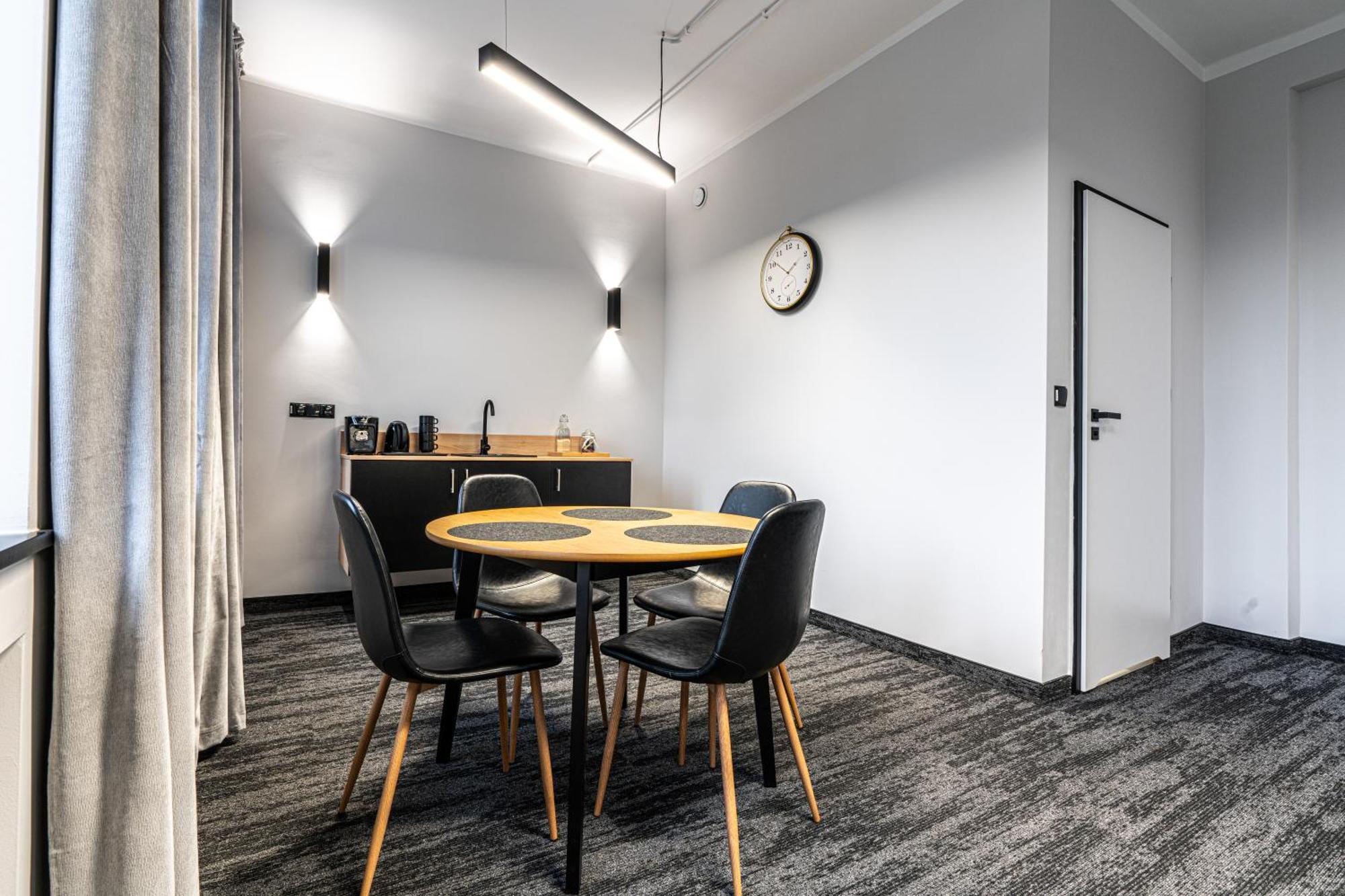 سكافينا Vanta Business Center المظهر الخارجي الصورة